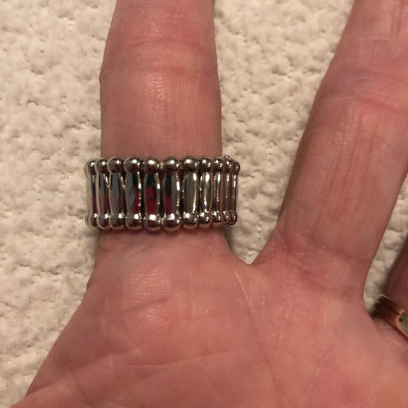 Paparazzi White moonstone heart/white rhinestones ring - Picture 2 of 2